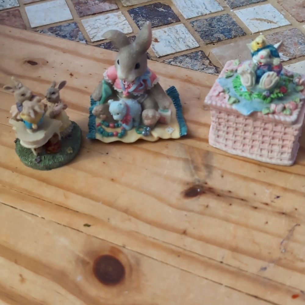 3 piece bunny resin figurines